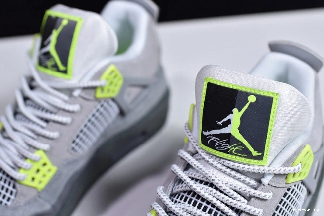 CT5342-007 Air Neon 4 Jordan SE 1022